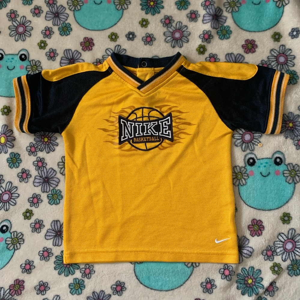 Vintage Nike Kids Yellow and Black Basketball Shirt